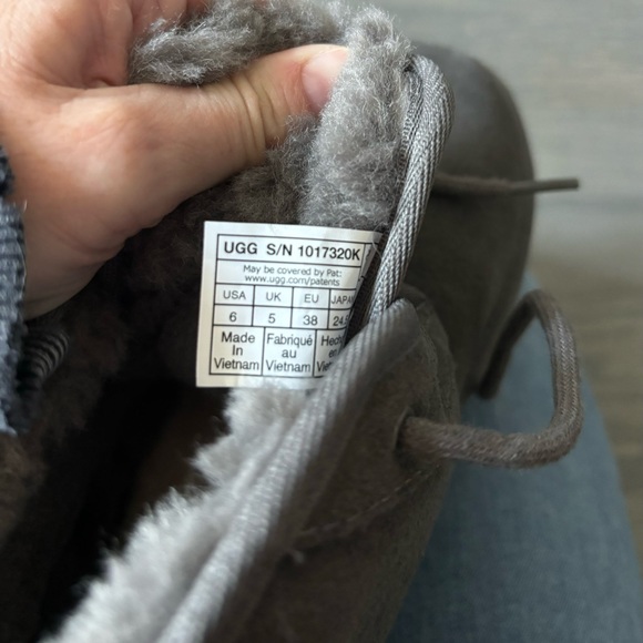 NEW UGG Neumel II Chukka Boot - Big Kid - Gray Size 6 - Picture 5 of 5